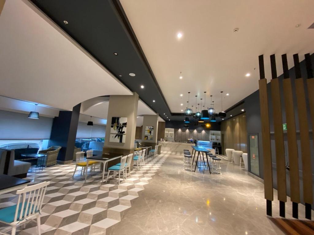 Country & Suites Lucknow